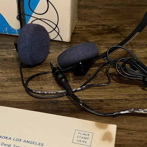 VTG 1985 The Pillsbury Co. Poppin’ Fresh Walkin’ AM/FM Radio w/headphones & box - Picture 7 of 16